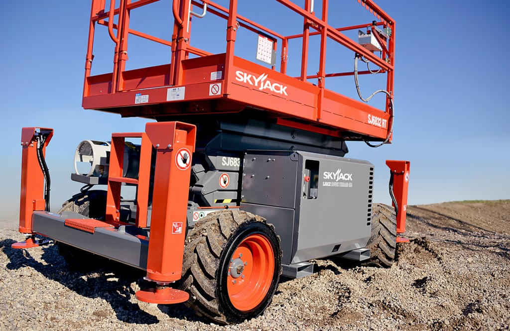 Scissor Lift RT 6832 C/W Outriggers - Leal Rental